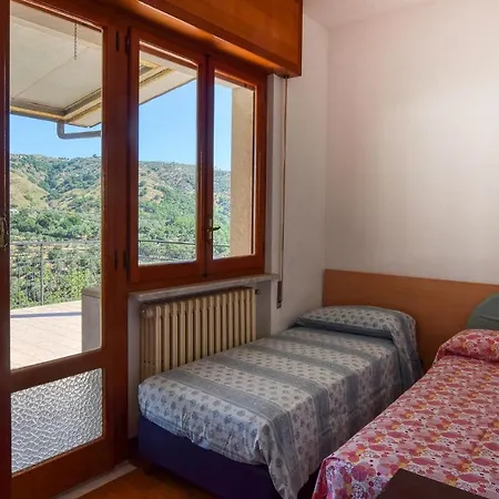 Stunning In Apartment Montepaone